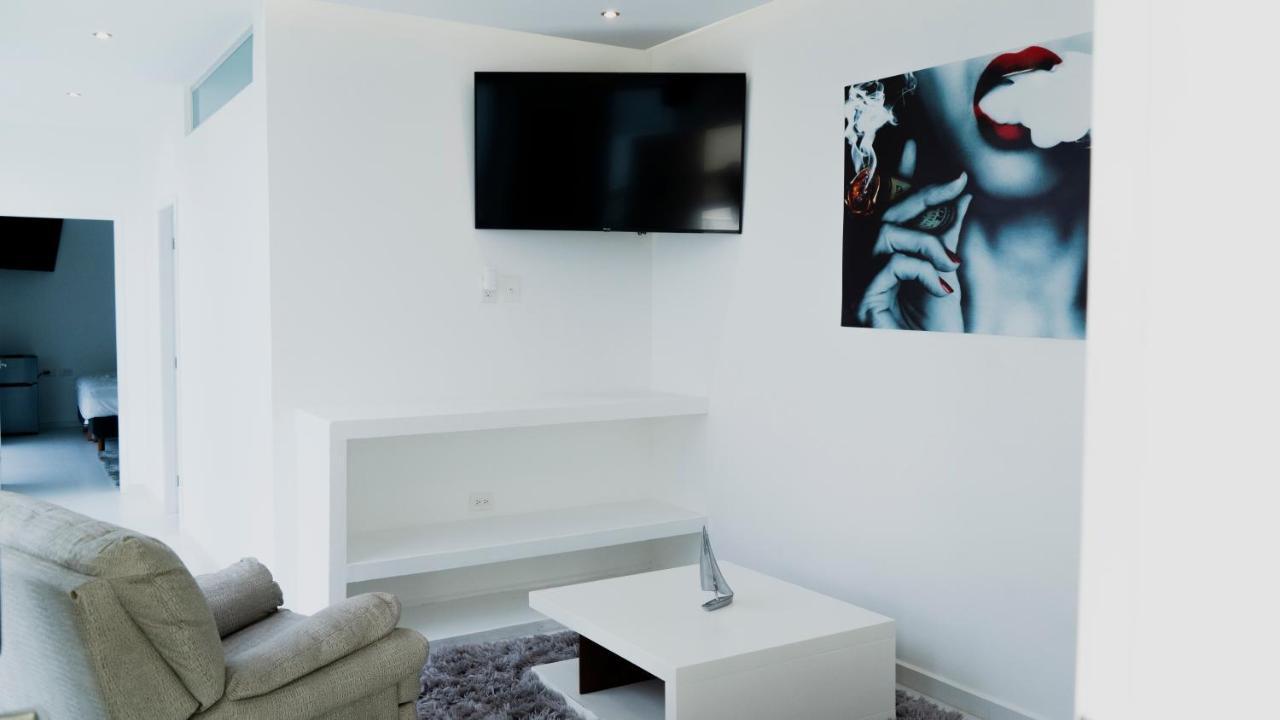 Babylon Village Apartment *
