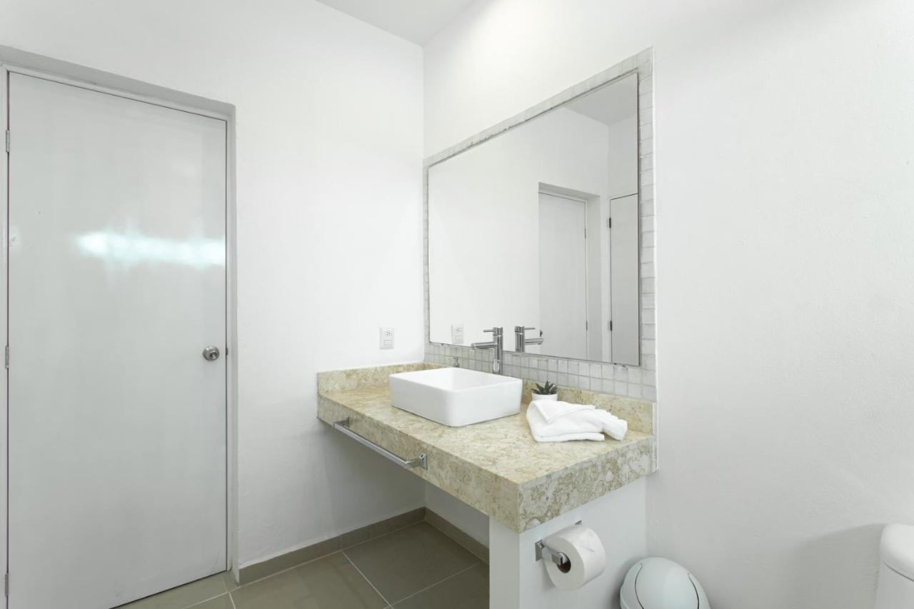 Babylon Village Apartment *